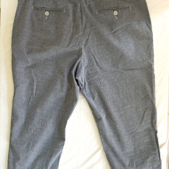 RIDERS by LEE Women’s Waist 19 Pinstripe Capri Pants Straight Leg Stretch-A115 - Picture 6 of 6